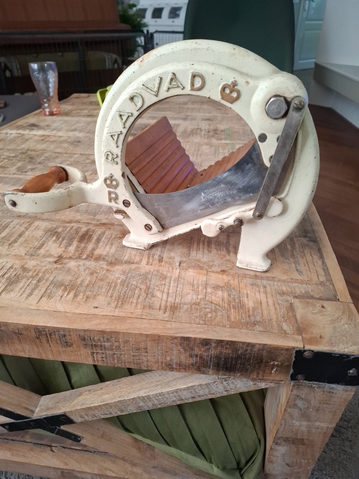 Vintage Raadvad broodsnijmachine - Deens gietijzer, Antiek en Kunst, Antiek | Keukenbenodigdheden, Ophalen