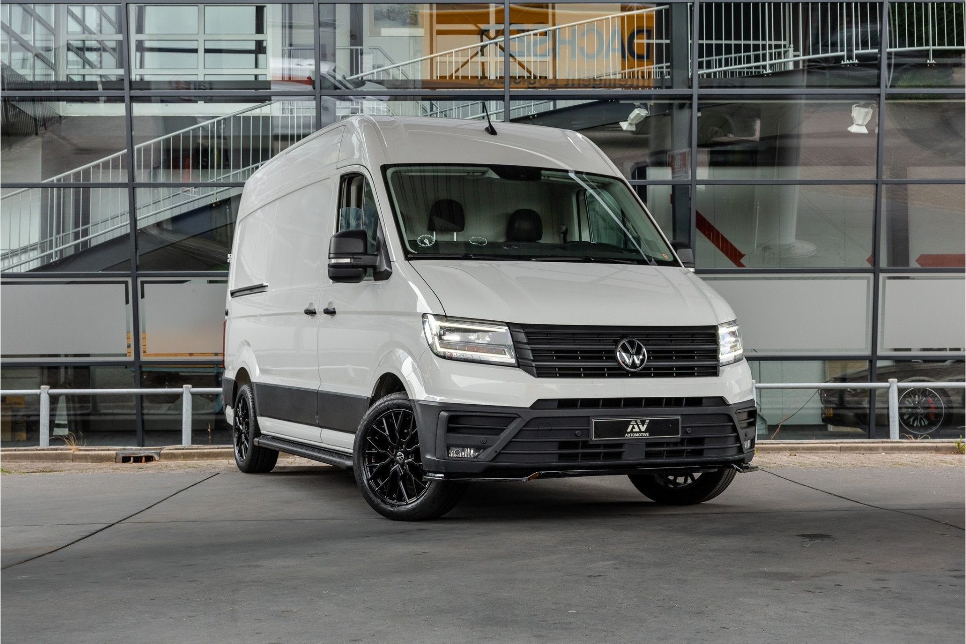 Volkswagen Crafter 2.0 TDI 177PK L3H3 DSG | L+R Schuifdeur |, Stof, Gebruikt, Zwart, Volkswagen