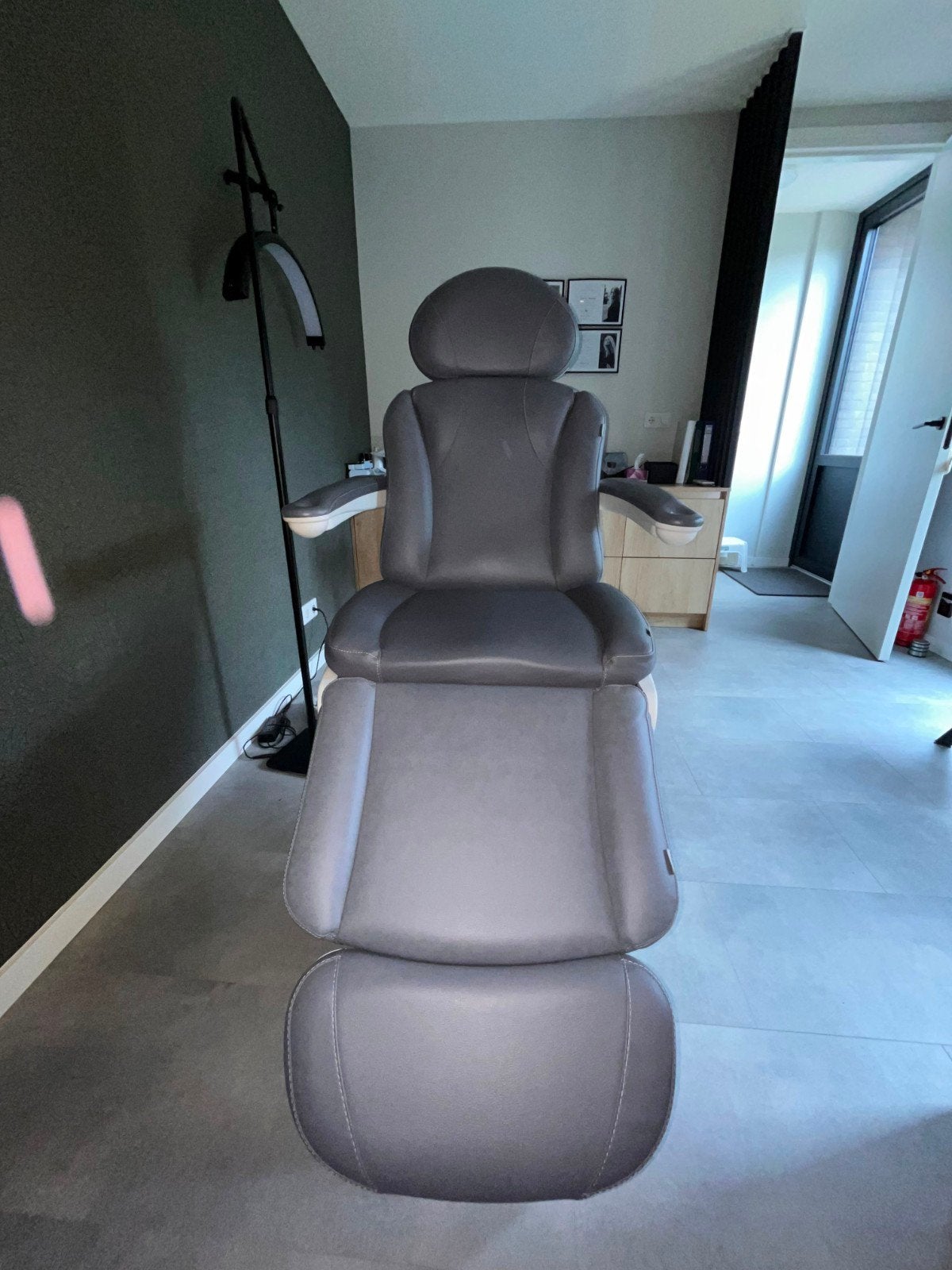 Bentlon elektrische behandelstoel, Ophalen, Zo goed als nieuw, Massagetafel