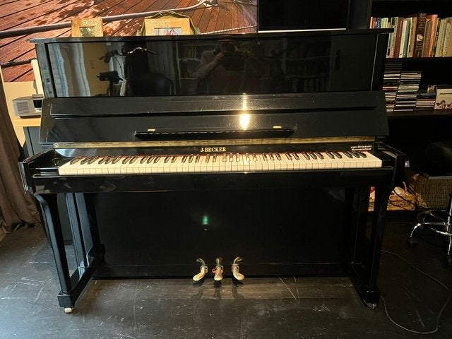 Mooie hoogglans zwarte piano gestemd en gratis vervoer, Ophalen of Verzenden, Gebruikt, Zwart, Hoogglans