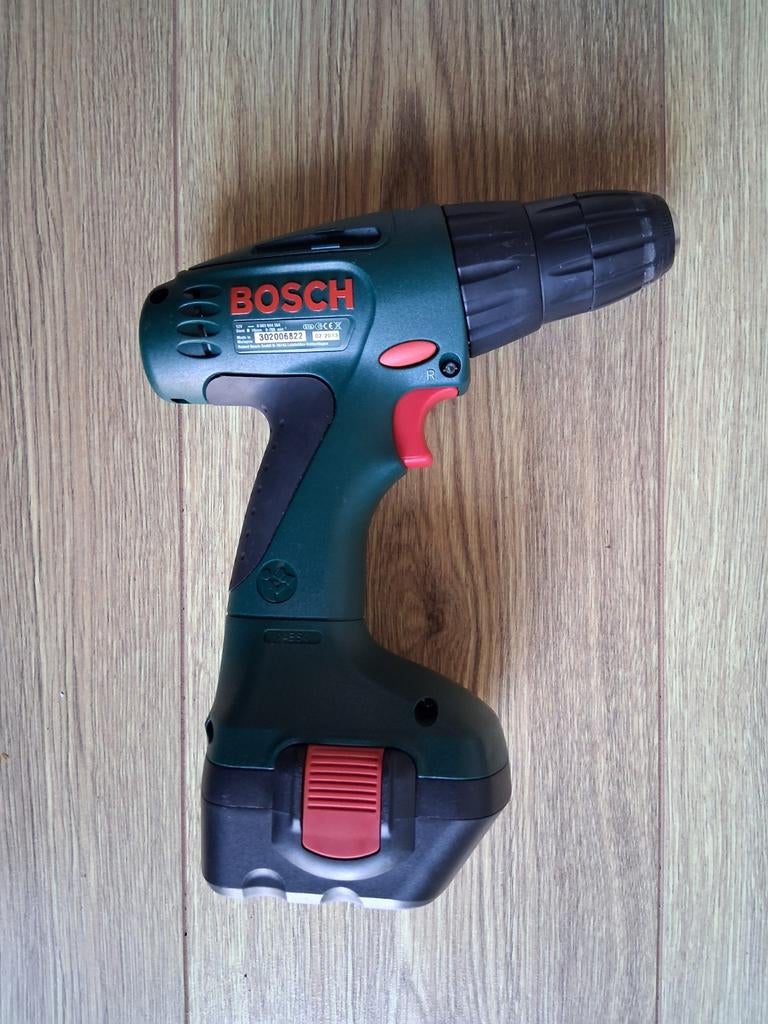 Bosch PSR 1200 Accuboormachine met lader, Gebruikt, Variabele snelheid, Ophalen of Verzenden, Boor- en Schroefmachine