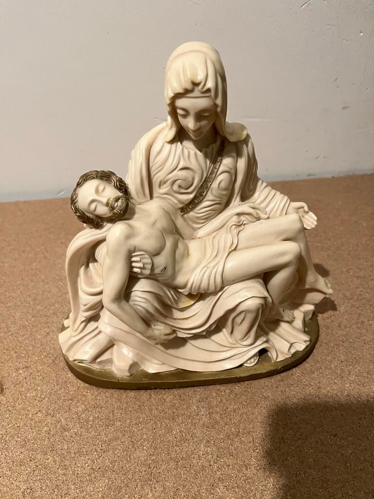 Beeldje van Michelangelo's Pietà, Minder dan 20 cm, Ophalen of Verzenden, Beeld, Religie