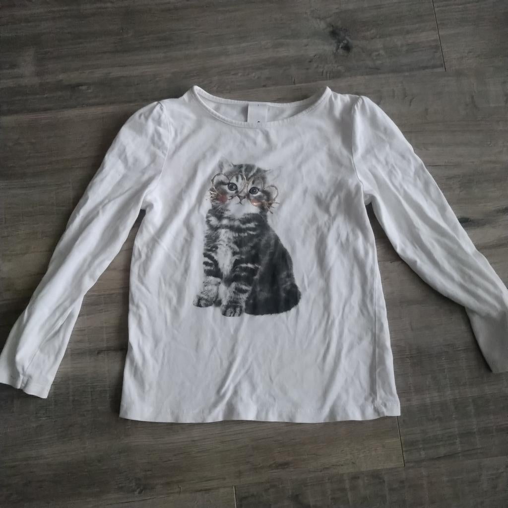Wit longsleeve shirt met poes opdruk, maat 122, Ophalen of Verzenden, Zo goed als nieuw