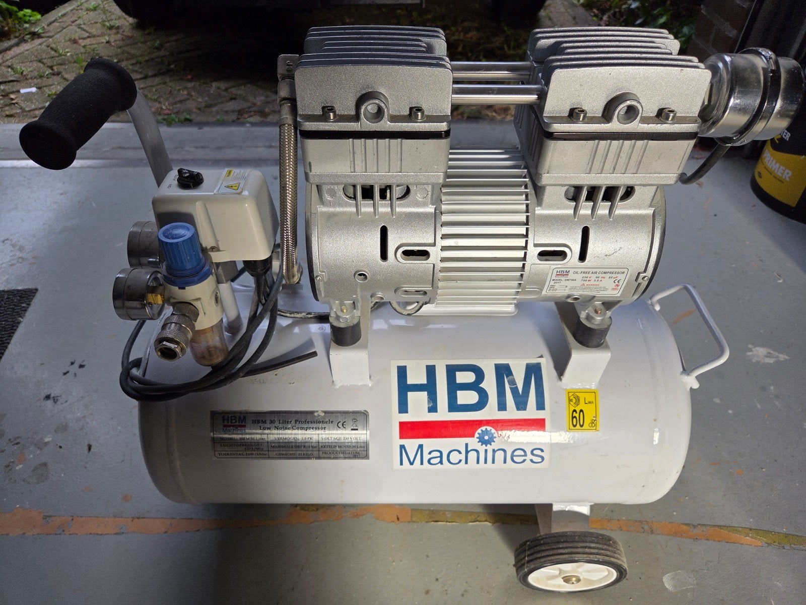 HBM 30 Liter Professionele Low Noise Compressor, Ophalen, Gebruikt, 6 tot 10 bar, Minder dan 200 liter/min