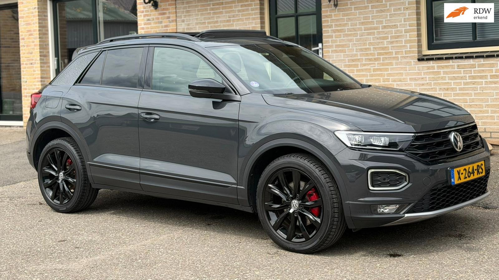 Volkswagen T-Roc 1.5 TSI DSG Sport R|PANO |CARPLAY|BEATS, Auto's, Volkswagen, 4 cilinders, 150 pk, Bedrijf, SUV of Terreinwagen