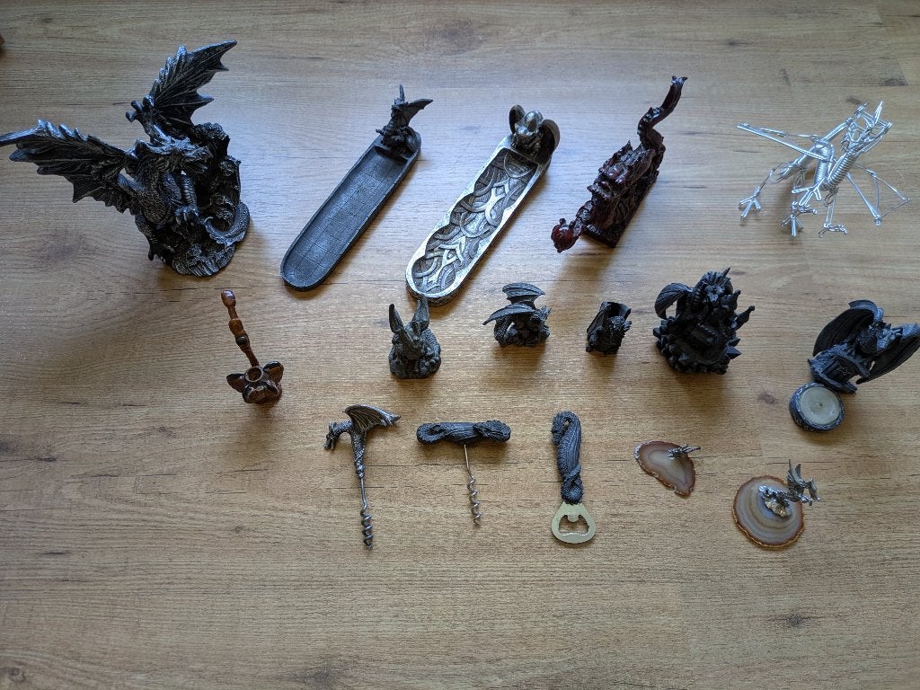 Verzameling 17 stuks drakenbeelden en drakenaccessoires, Ophalen of Verzenden, Zo goed als nieuw, Fantasy