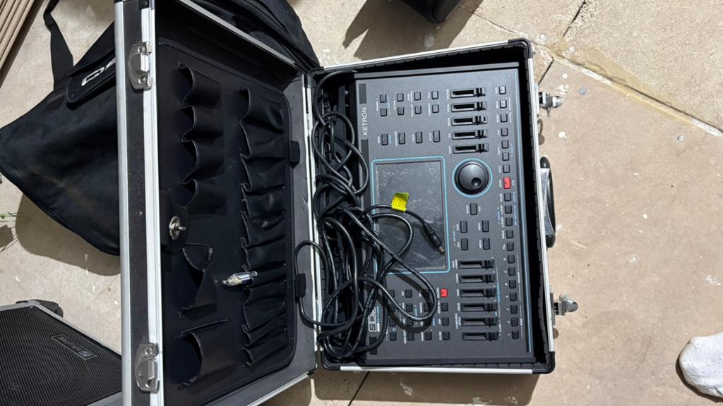 Ketron SD90 Arranger Module met Flightcase en Pedaal, Gebruikt, Overige aantallen, Met koffer of flightcase, Ophalen