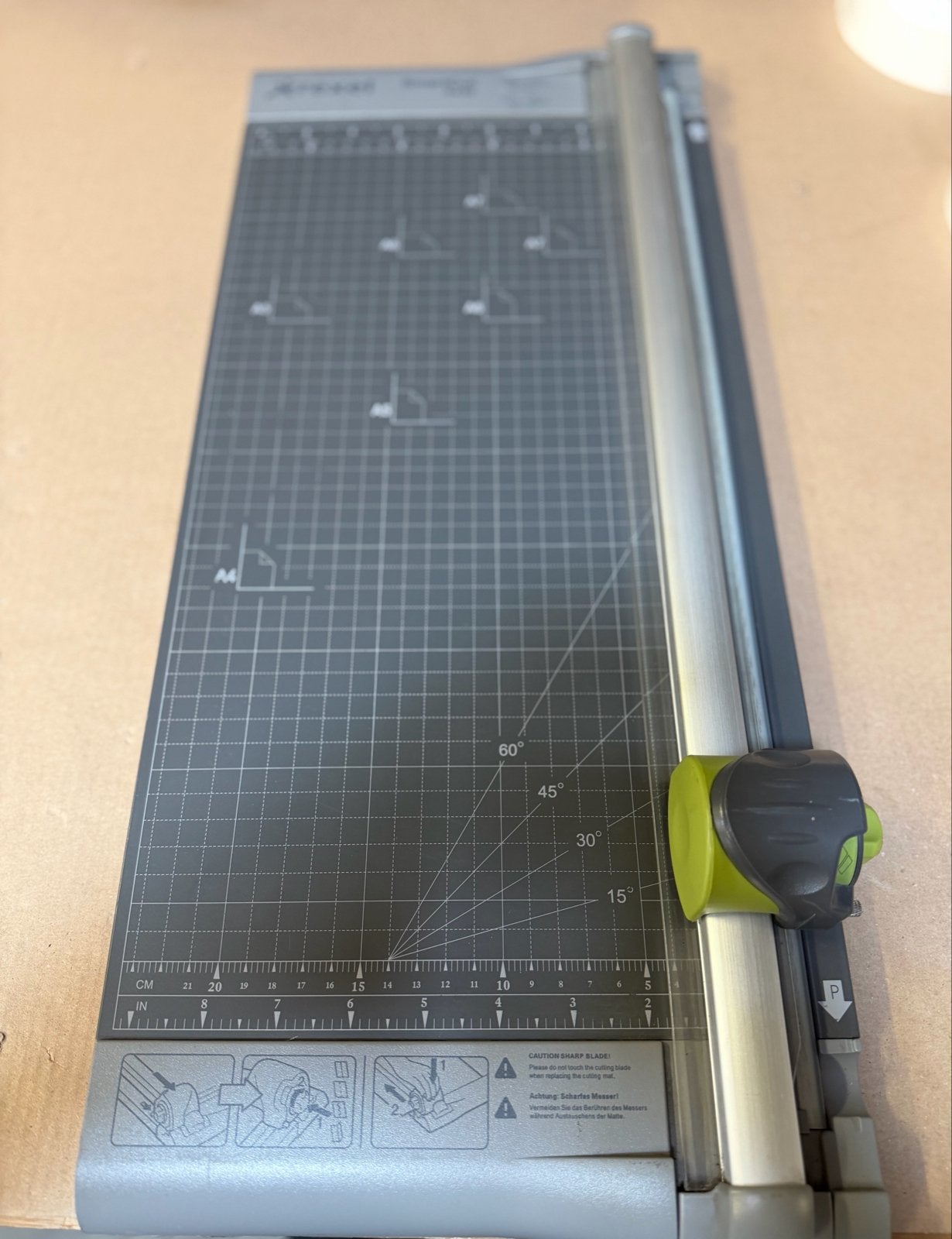 Snijmachine voor papier en karton - zo goed als nieuw, Geschikt voor karton, Gereedschap of Toebehoren, Ophalen of Verzenden, Zo goed als nieuw