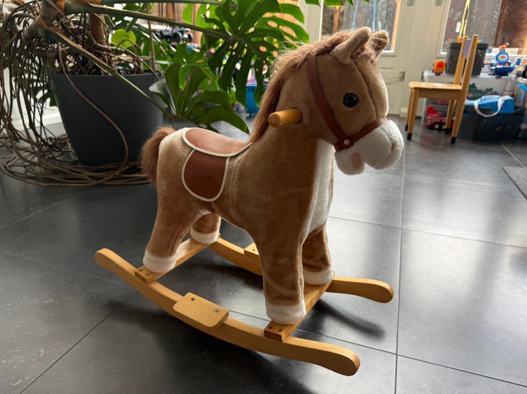 Mooi hobbelpaard zo goed als nieuw, Kinderen en Baby's, Speelgoed | Hobbelfiguren, Ophalen, Zo goed als nieuw
