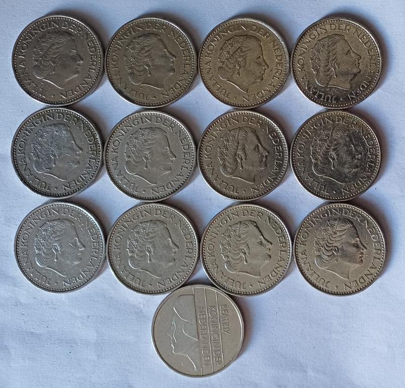 12 Juliana guldens en 1 gulden van beatrix, Ophalen of Verzenden, Koningin Juliana, 1 gulden, Setje