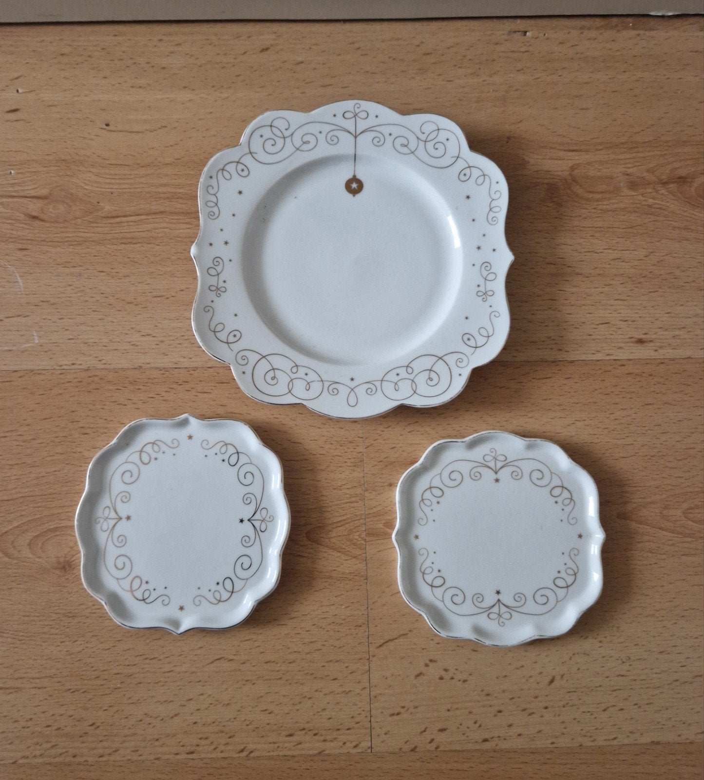 royal pip christmas bordje schotel wit, Gebruikt, Ophalen of Verzenden, Bord(en), Overige stijlen