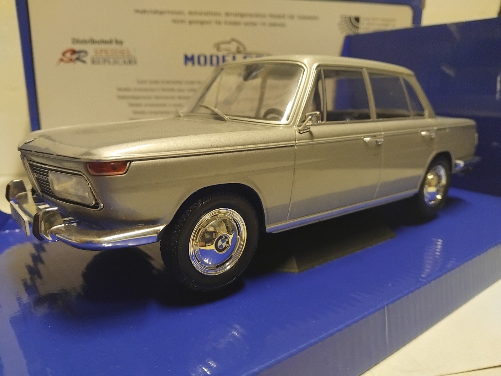 BMW 2000 Tilux  typ 121 silver grey Mcg 1:18 KRD, Ophalen of Verzenden, Zo goed als nieuw, Auto, Overige merken