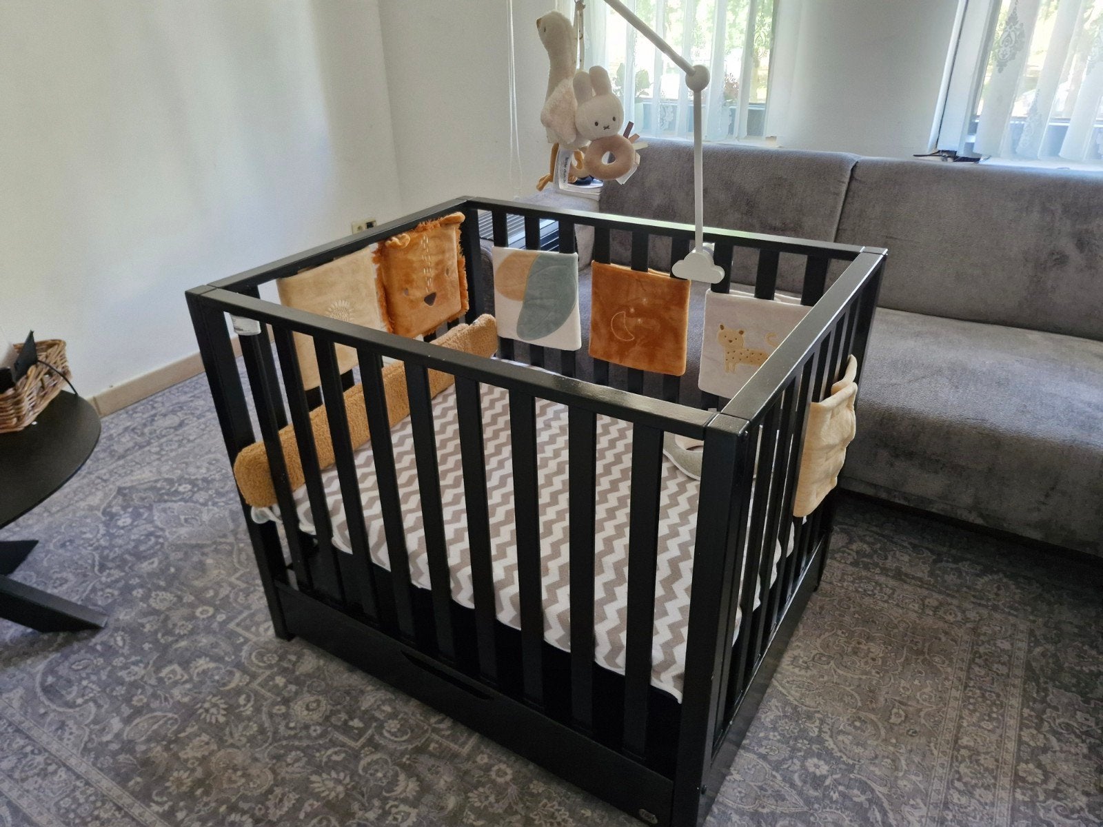 mooie baby box, Kinderen en Baby's, Boxen, Ophalen of Verzenden, Zo goed als nieuw, Vierkant