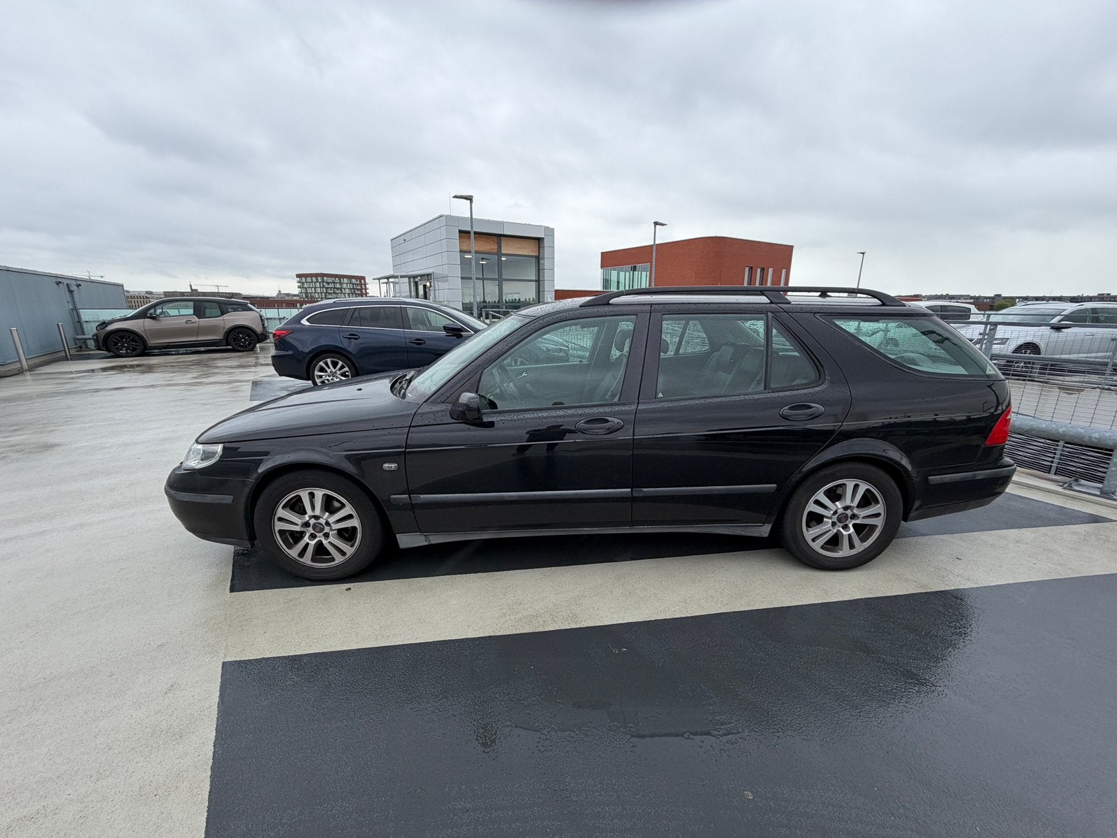 Saab 9-5 2.0 T Estate AUT 2001 Zwart, Auto's, 1800 kg, Zwart, Origineel Nederlands, Stationwagon