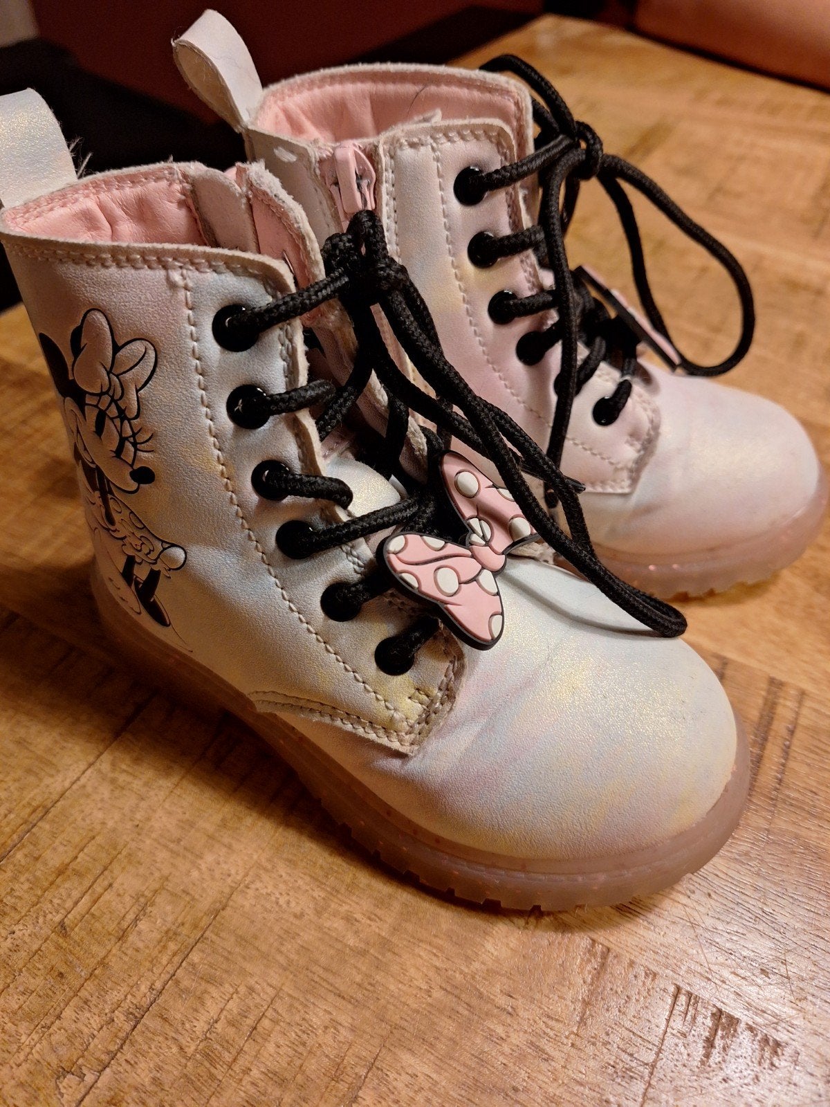 Minnie Mouse laarzen schoenen voor meisjes maat 24, Kinderen en Baby's, Kinderkleding | Schoenen en Sokken, Disney, Gebruikt, Meisje