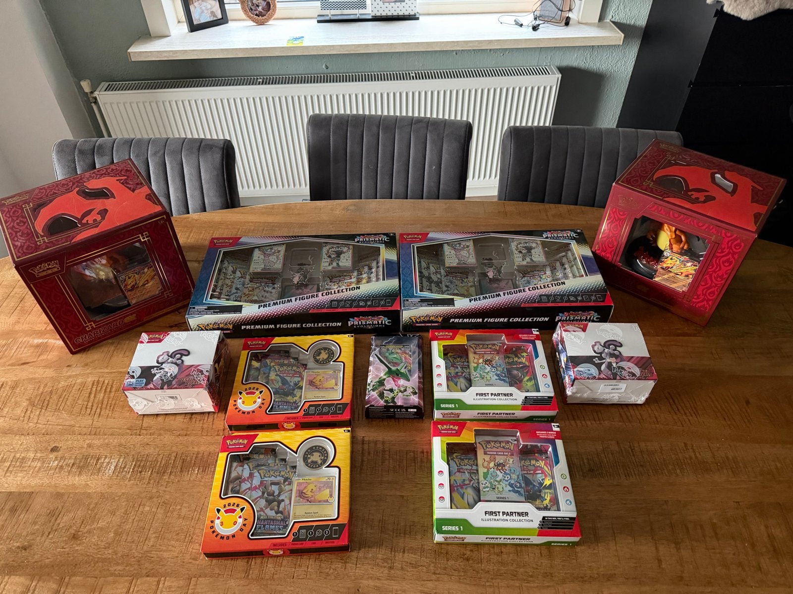 Diverse Pokémon producten: Charizard, Prismatic, First Partn, Ophalen of Verzenden, Nieuw, Overige typen
