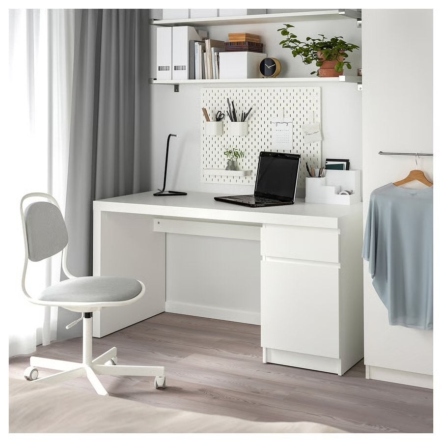 IKEA Micke Bureau Wit met Lades en Kabelgoot, Ophalen, Gebruikt, IKEA, Computerbureau