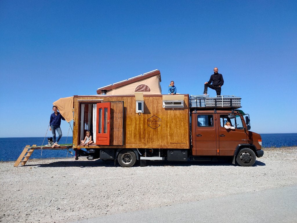 Gezinscamper, huis op wielen, tiny house, unieke camper, Buscamper of Camperbus, Mercedes-Benz, Particulier, 5 tot 6 meter