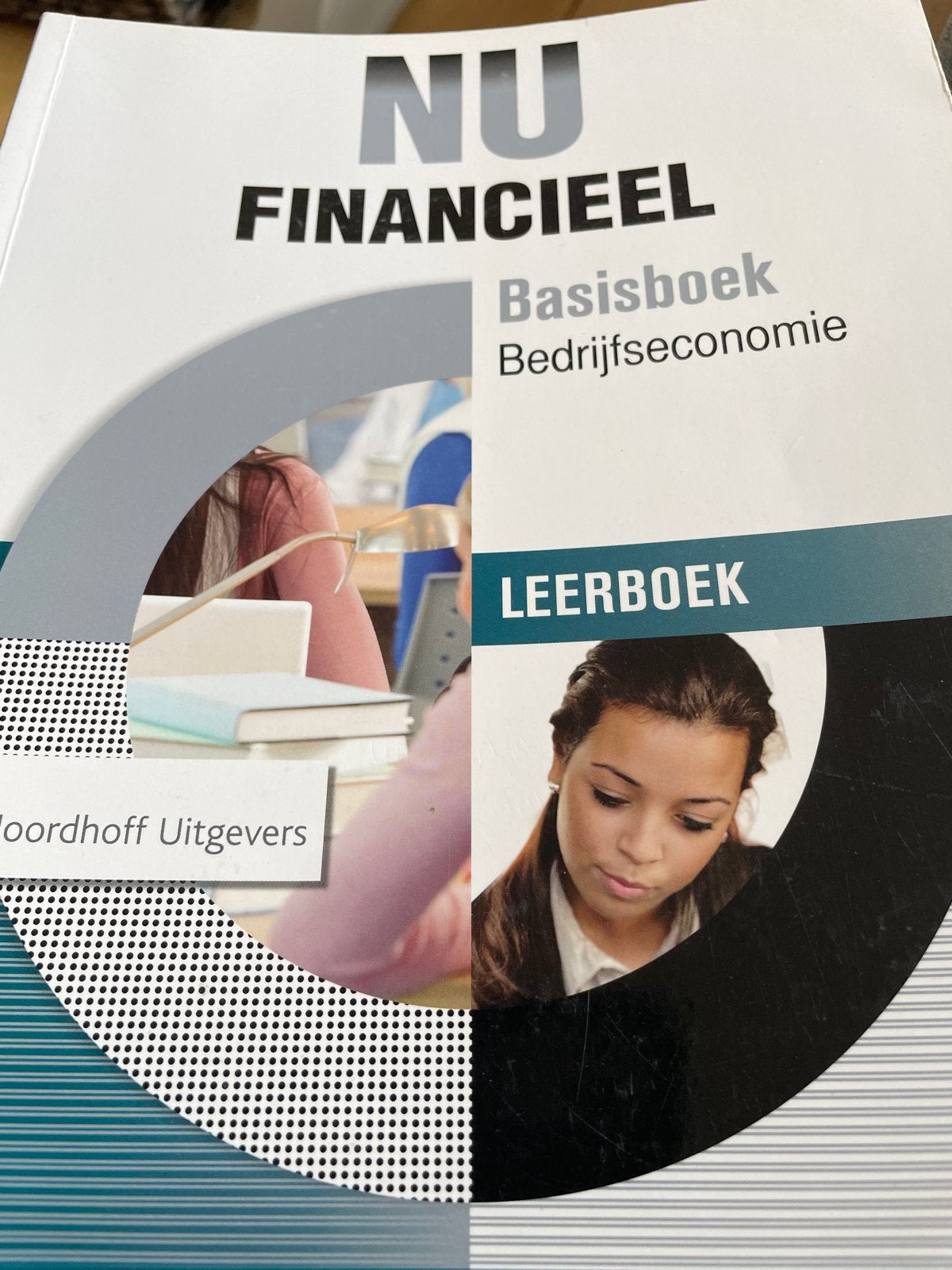 NU Financieel Basisboek Bedrijfseconomie MBO Leerboek, Boeken, Ophalen of Verzenden, Gamma, Zo goed als nieuw, MBO