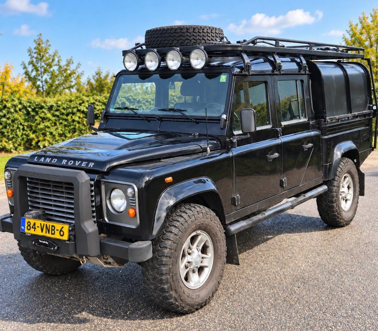 ‼️LAND ROVER DEFENDER 130 2.4 5P GRIJSKENTEKEN YOUNGTIMER, Auto's, LED verlichting, Stof, Land Rover, Zwart
