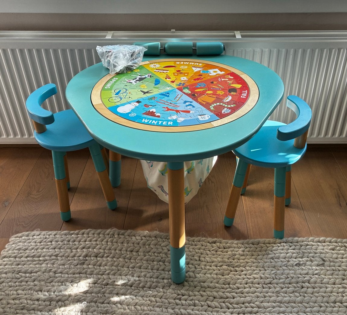 Stokke MuTable V1 met 2 stoelen en 8-in-1 Speelblad Systeem, Ophalen, Gebruikt, Jongen of Meisje