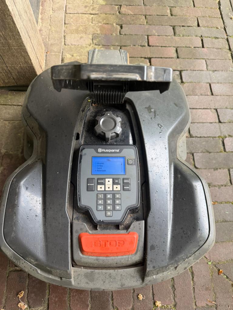 Husqvarna Automower 305 robotmaaier, Ophalen, Gebruikt, 20 tot 25 cm