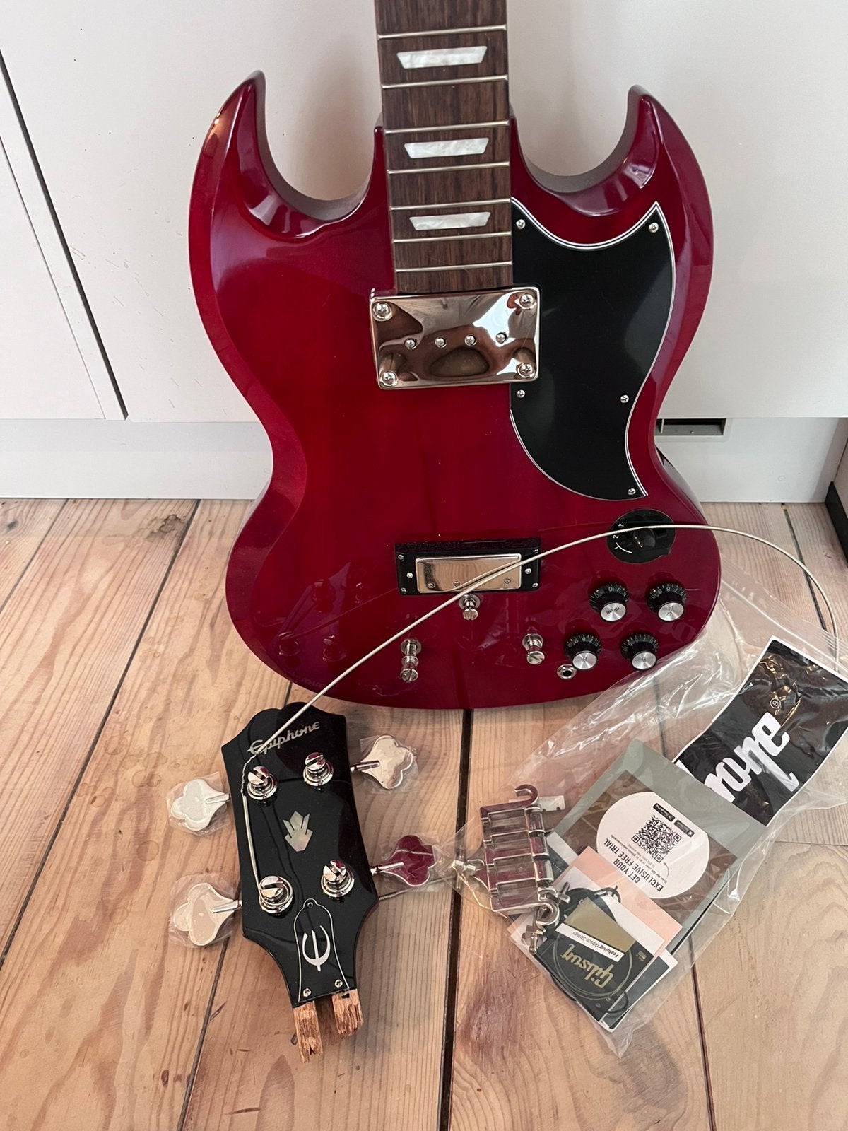 Epiphone SG EB Bass husk/project headstock repair, Ophalen of Verzenden, Zo goed als nieuw, Solid body, Epiphone