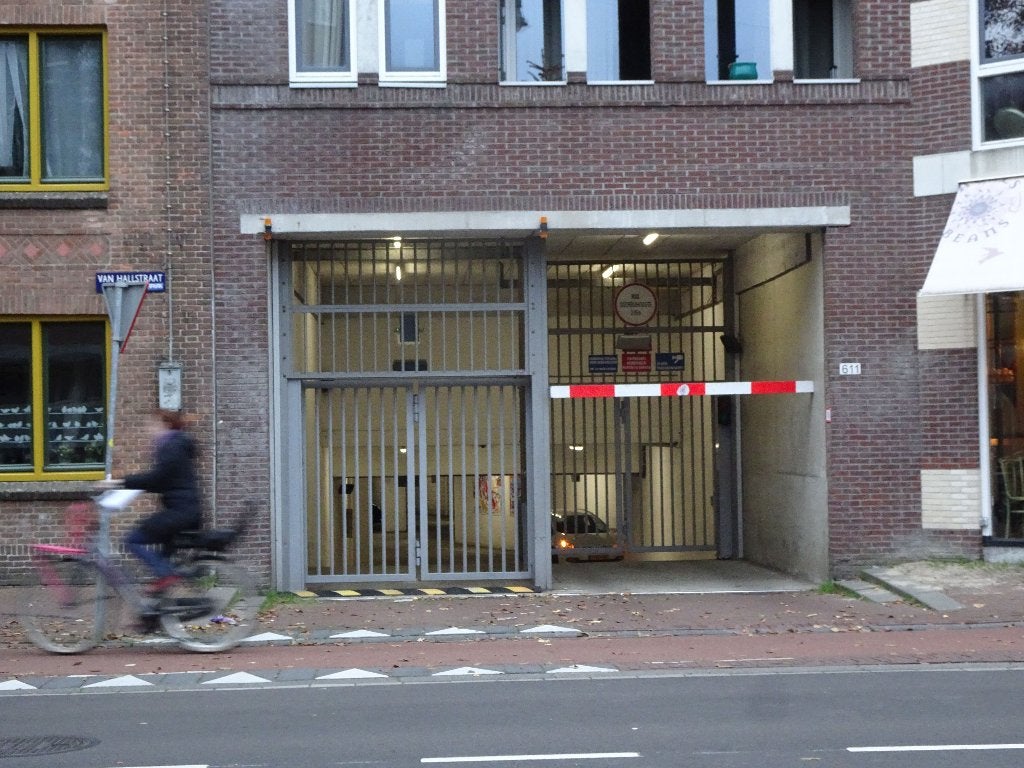 Ruime parkeerplaats te huur in Amsterdam-Westerpark, Amsterdam