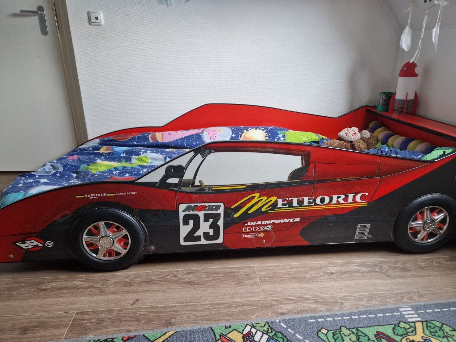 Raceauto kinderbed - peuterbed, Kinderen en Baby's, Ophalen, Gebruikt, 70 tot 85 cm, Matras