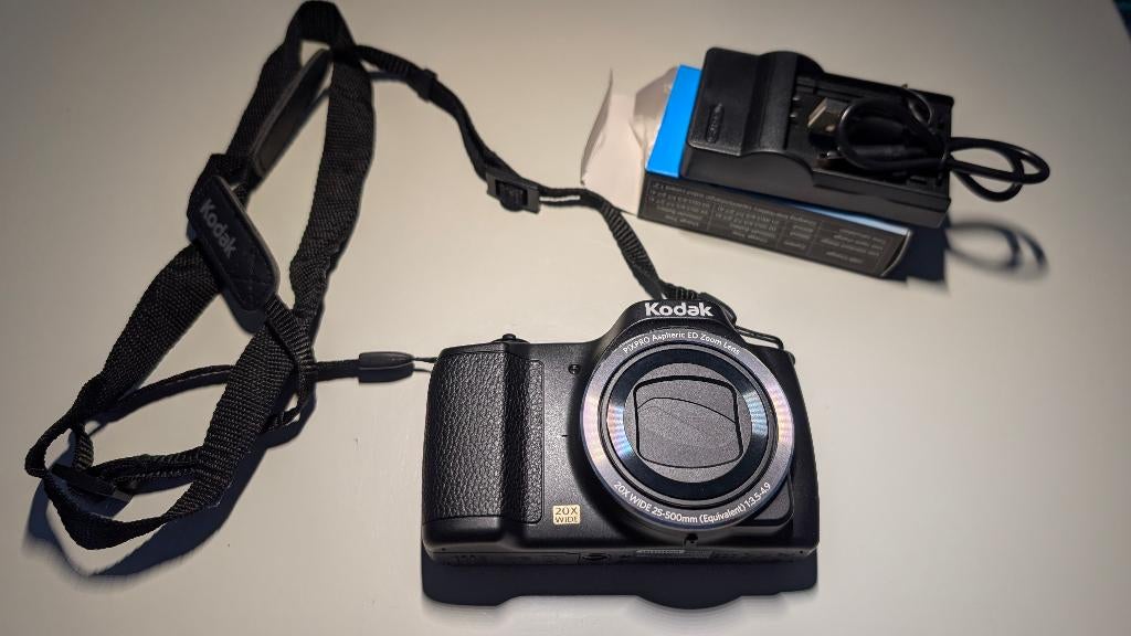 Kodak PixPro FZ201 Digital Camera + Case & Charger, Audio, Tv en Foto, Fotocamera's Digitaal, Compact, Ophalen of Verzenden, Zo goed als nieuw