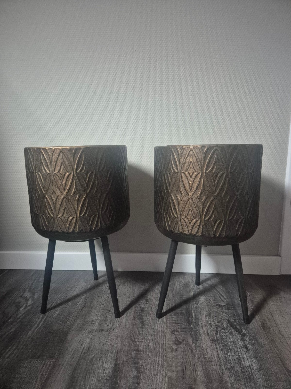 Set van 2 gouden plantenbakken op standaard, Rond, Ophalen of Verzenden, Zo goed als nieuw, 30 tot 60 cm