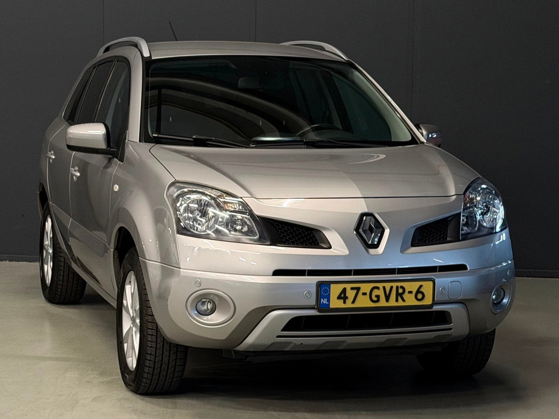 Renault Koleos 2.5 Dynamique Pack KEYLESS ENTRY-GO/CRUISE/IS, Auto's, Gebruikt, Zwart, 4 cilinders, 2000 kg