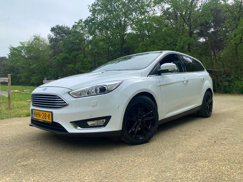 Ford Focus 1.5 Ecoboost 110KW Wagon AUT 2015 Wit, Euro 5, Stof, 1498 cc, 4 cilinders