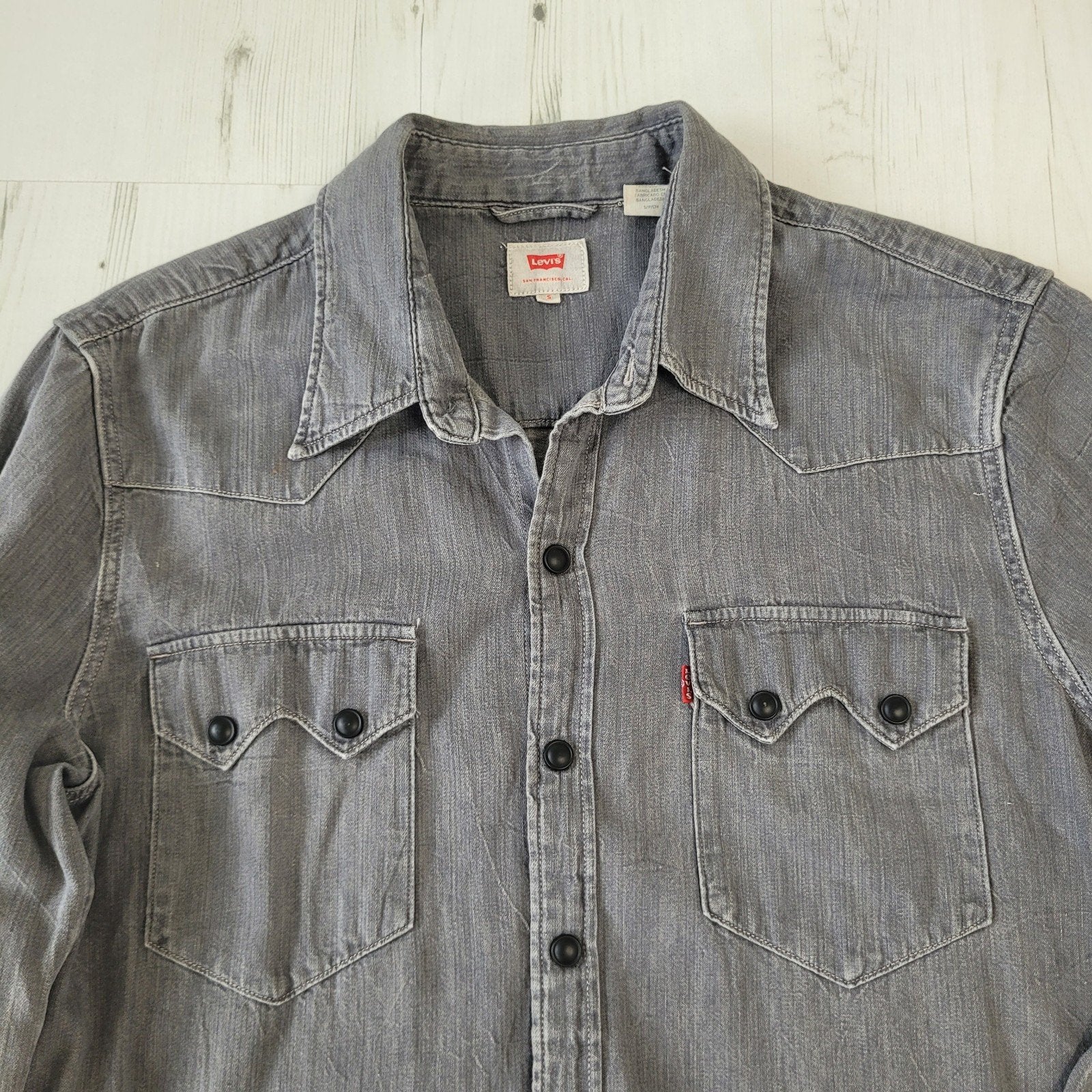 Levi's spijkeroverhemd denim S cowboy stijl met studs grijs, Ophalen of Verzenden, Zo goed als nieuw, Lange mouw, Maat 36 (S)