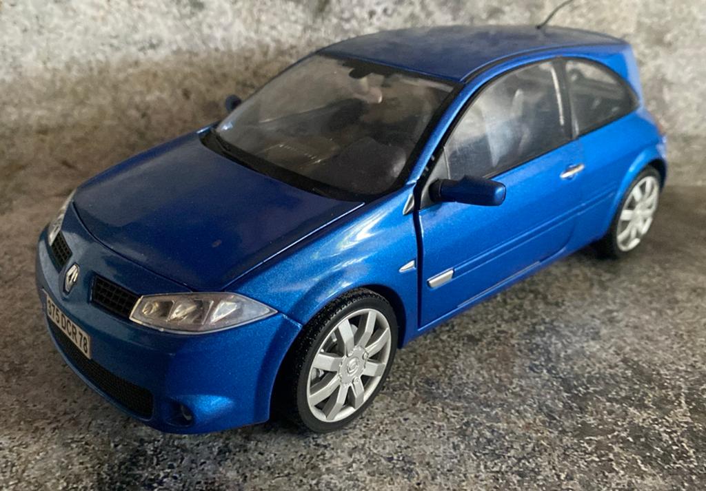 1/18 Renault Megane Sport (Burago), Hobby en Vrije tijd, Modelauto's | 1:18, Ophalen of Verzenden, Zo goed als nieuw, Bburago