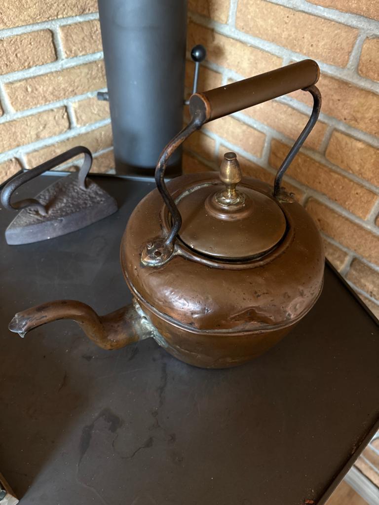 Antieke Koperen Waterketel met Houten Handvat, Antiek en Kunst, Antiek | Emaille, Ophalen of Verzenden