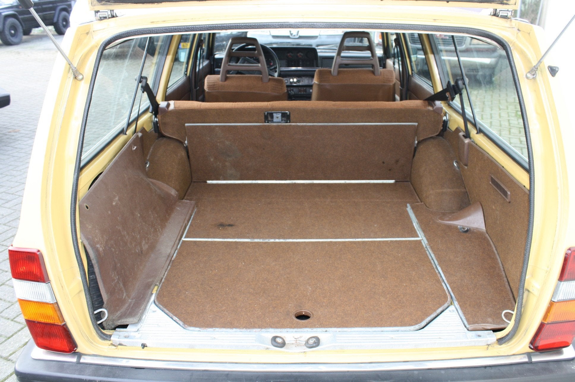 Volvo 245 GL D6 met Overdrive (bj 1981), foto 11