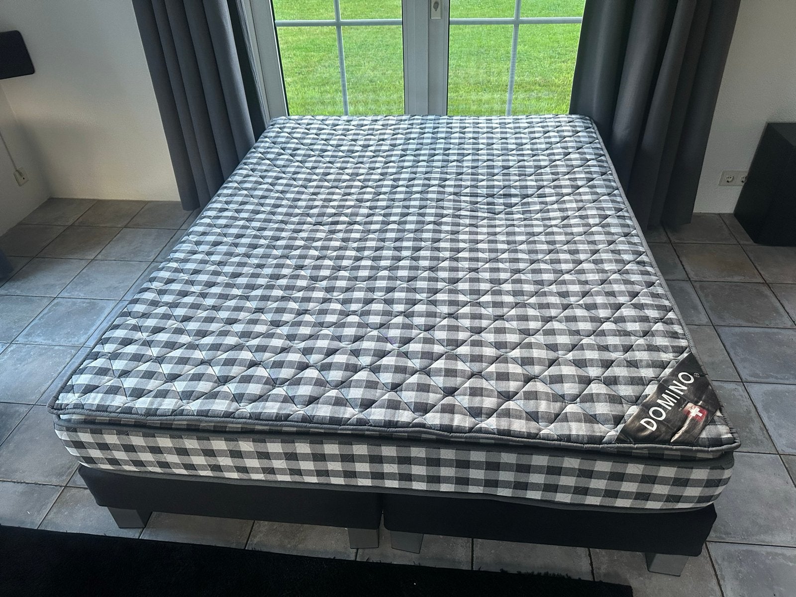 Boxspring Swissbox® - Domino 160x200 cm, Huis en Inrichting, Slaapkamer | Matrassen en Bedbodems, Ophalen, Tweepersoons, Zo goed als nieuw
