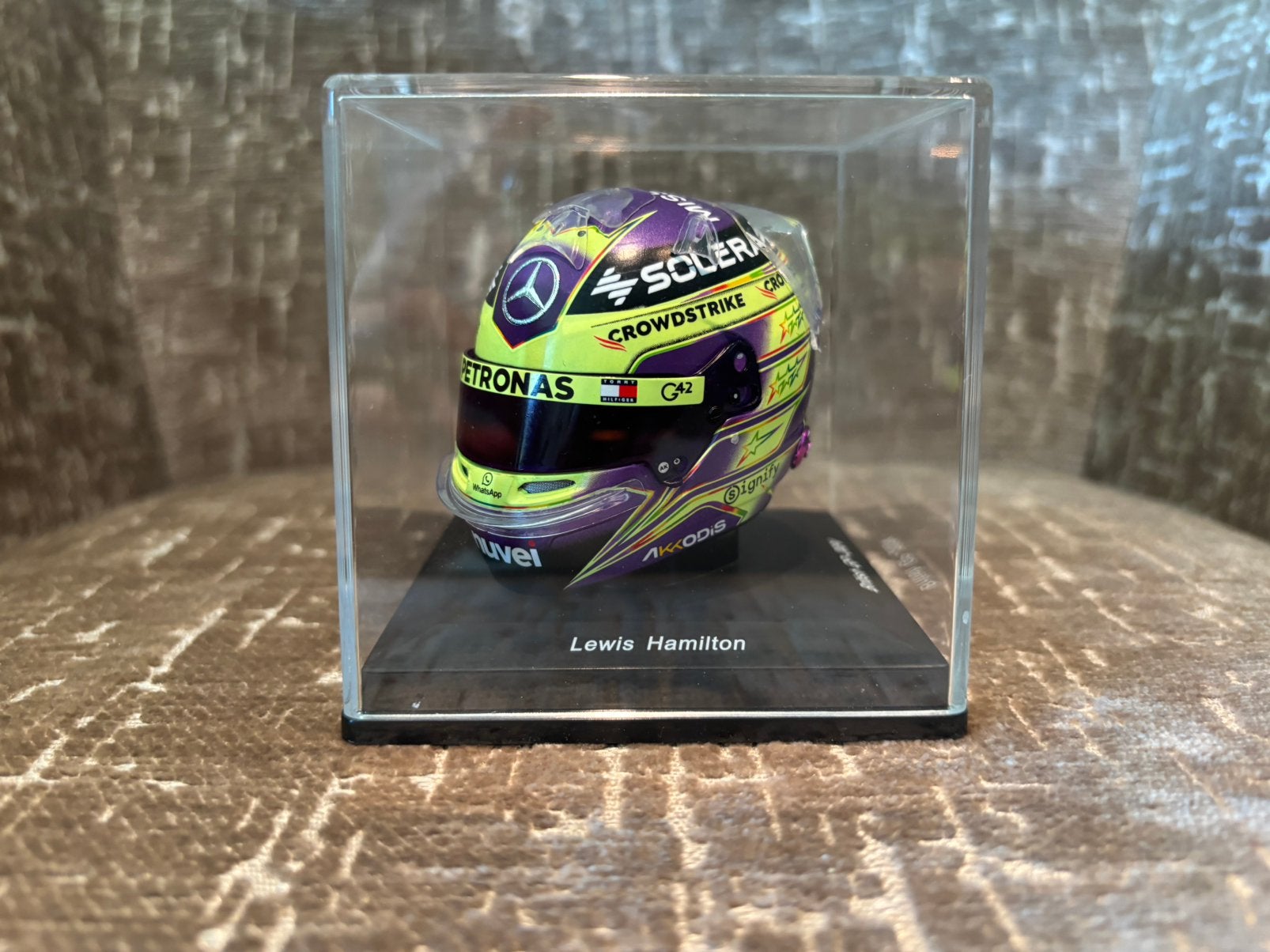 Lewis hamilton helm british gp 2024, Verzamelen, Automerken, Motoren en Formule 1, Ophalen of Verzenden, Zo goed als nieuw, Formule 1