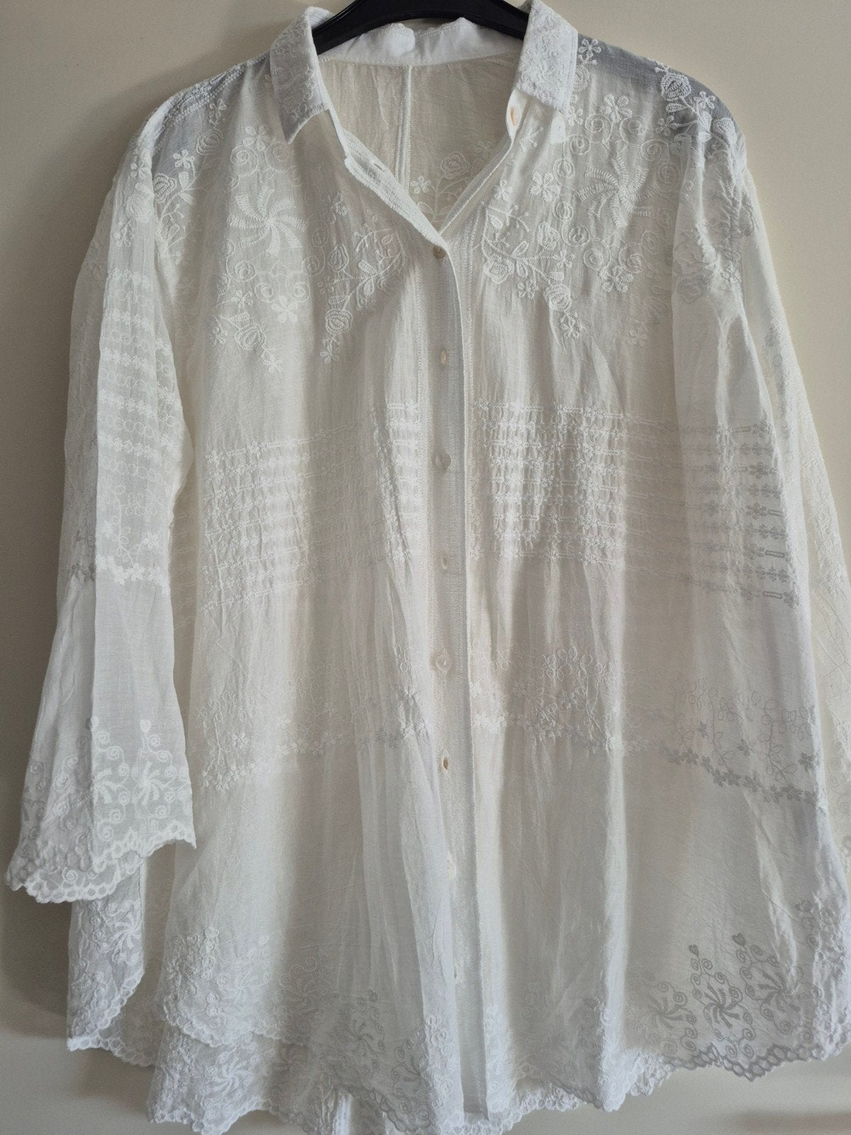 Witte lange blouse met borduursels, Wit, Maat 42/44 (L), Ophalen of Verzenden, Onbekend
