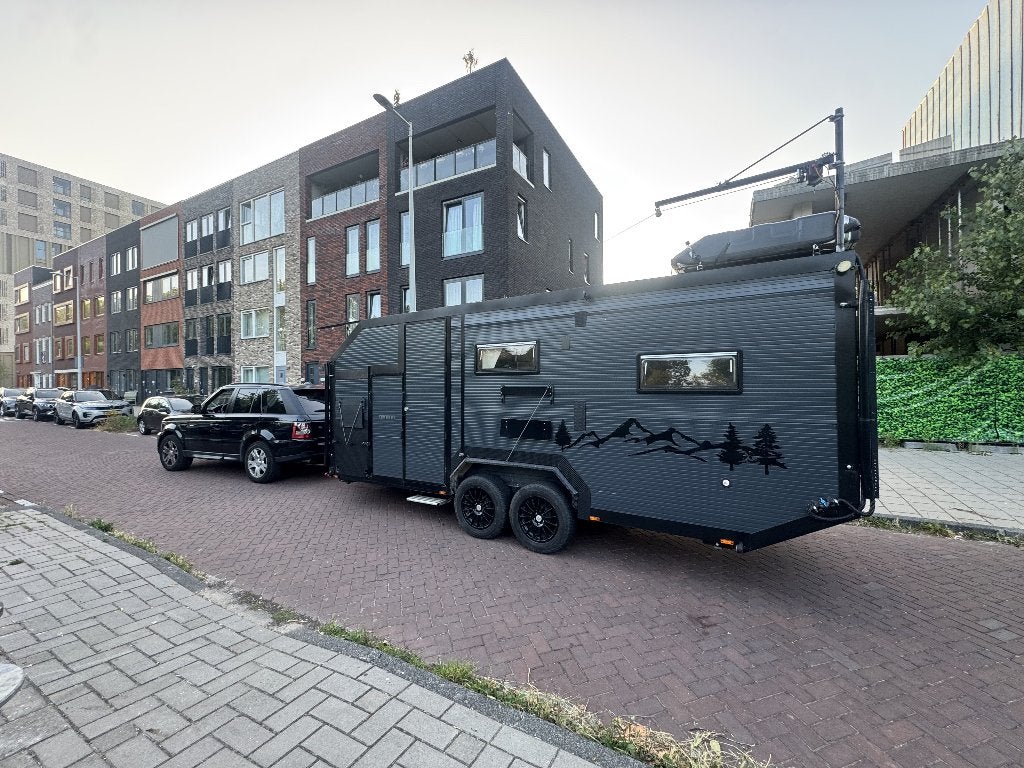Unieke RAW Adventure Caravan | Dubbelasser  Off-Grid €29.900, Caravans en Kamperen, Caravans, Overige merken, Rondzit, Particulier
