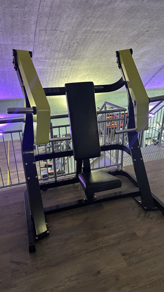 Plate loaded Incline Chest Press, Sport en Fitness, Ophalen, Info@defitnessmakelaar.nl, Gebruikt, Onbekend