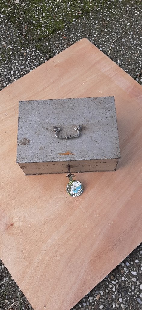 vintage metalen geldkist, Ophalen of Verzenden, Gebruikt, Metaal of Blik, Overige thema's