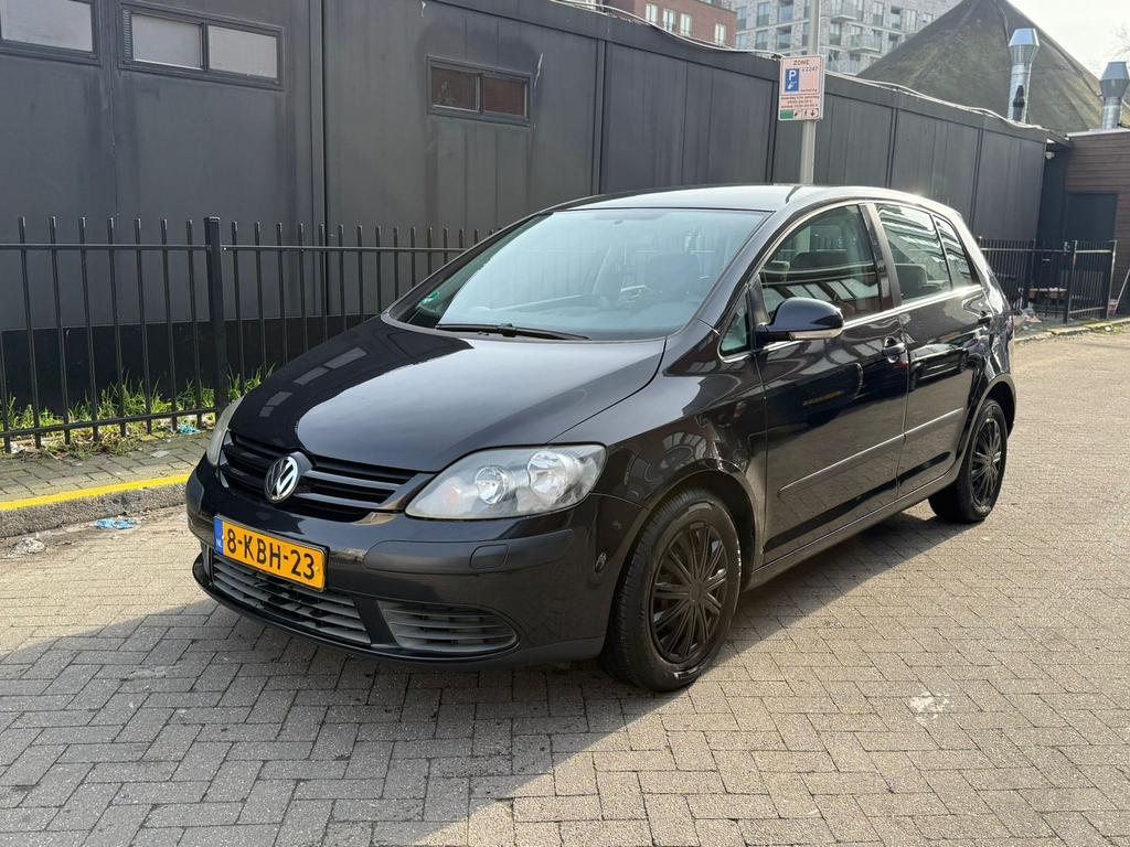 Volkswagen Golf Plus 1.4 16V | Carplay | Camera | Stoelvrmng, Auto's, 74 pk, 4 cilinders, Zwart, 14 km/l