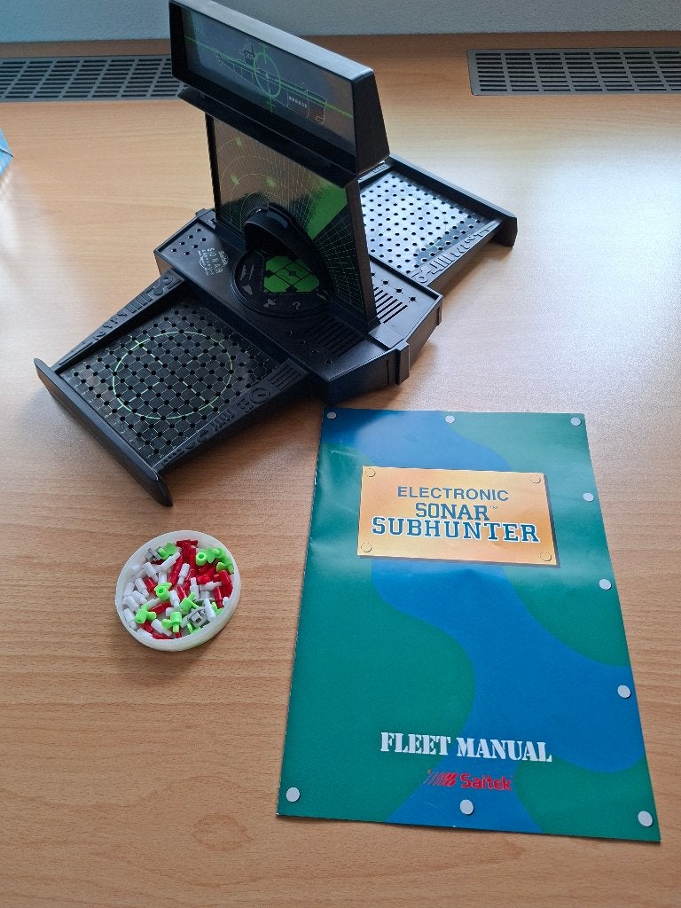 Vintage Saitek Electronic Sonar Subhunter Zeeslag Spel, Een of twee spelers, Ophalen of Verzenden, Zo goed als nieuw, Saitek