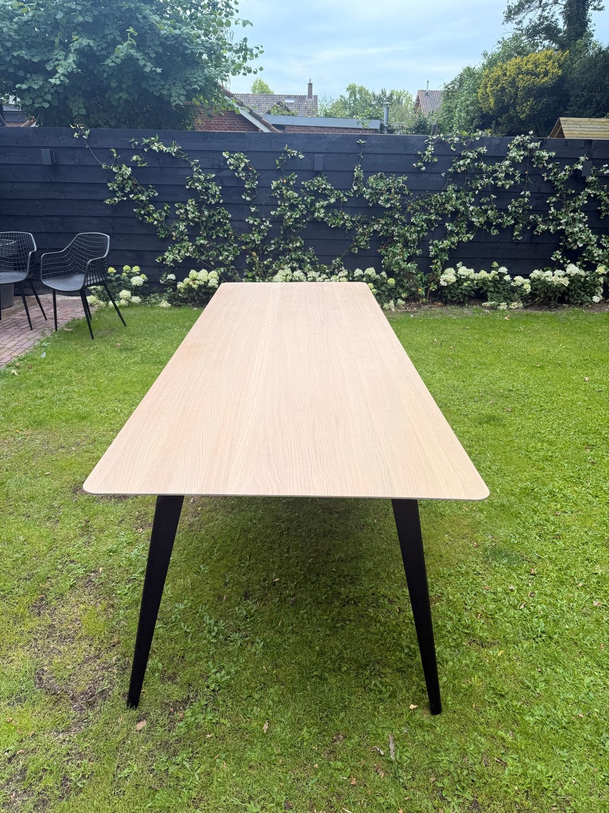 Seuren Tafels Spike eiken eettafel met zwarte stalen poten, Huis en Inrichting, Tafels | Eettafels, Ophalen, Eikenhout, 200 cm of meer