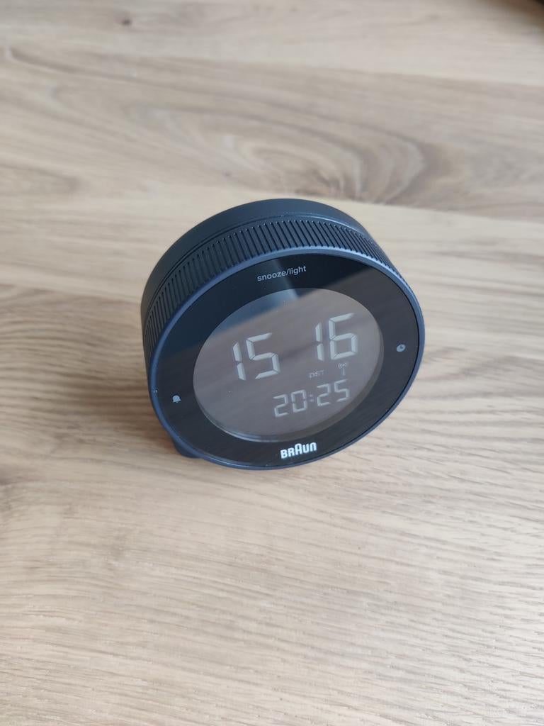 Braun Digitale Alarmklok BC24B-DCF - Compact en Modern, Ophalen, Nieuw, Digitaal