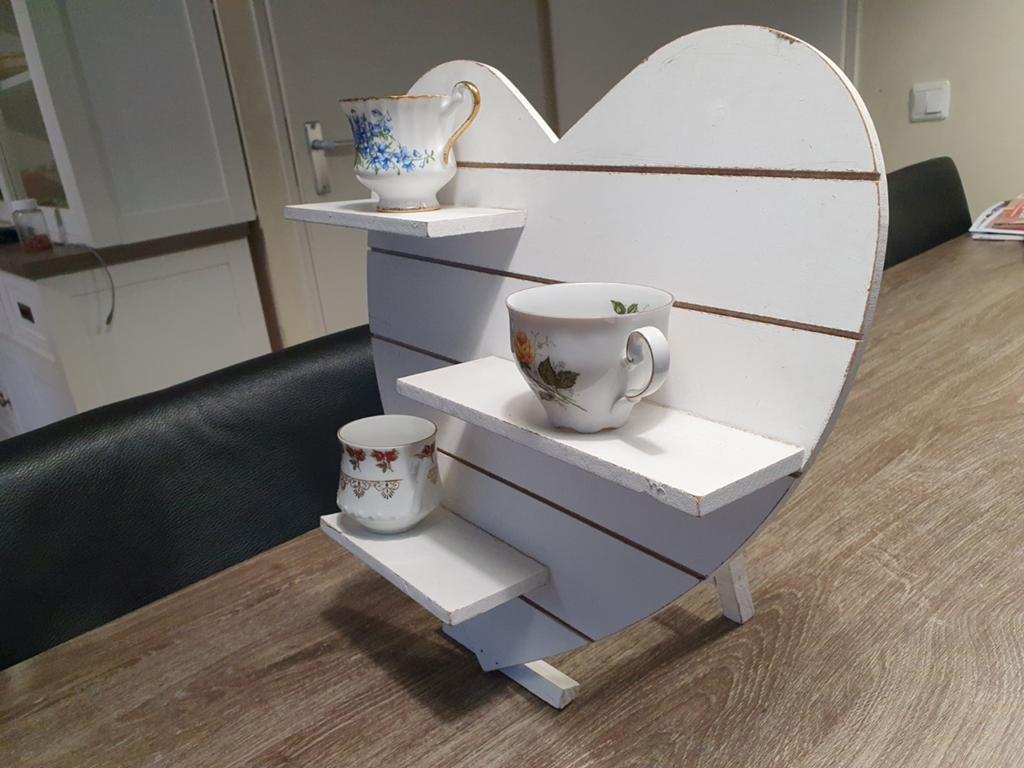 Witte hartvormige houten étagère met planken, Ophalen, Gebruikt