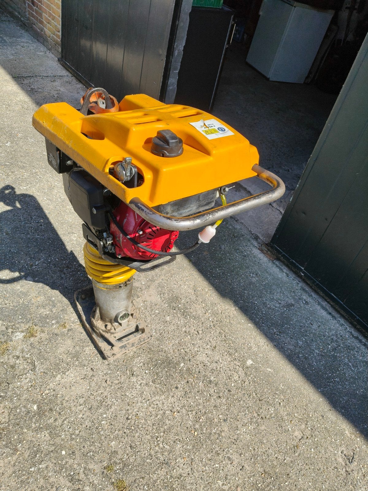 Giant GR580G Trilstamper - Krachtige Verdichting, Ophalen, Gebruikt