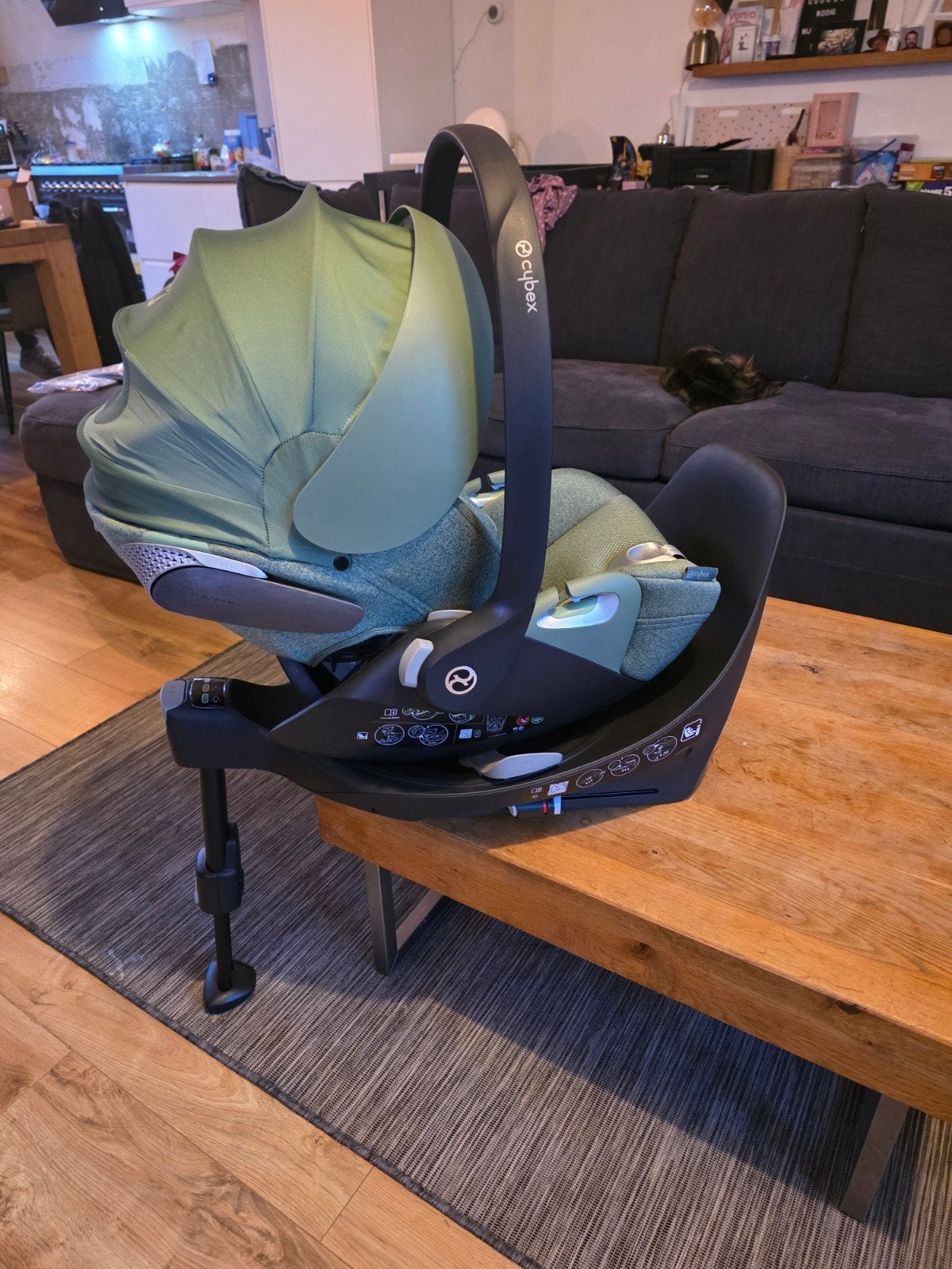 Cybex autostoel inclusief base, Zo goed als nieuw, Isofix, 0 t/m 13 kg, Slaapstand